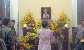 Nước mắt rơi bên di ảnh Đại tướng Võ Nguyên Giáp