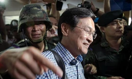 Cựu Bộ trưởng Giáo dục Thái Lan, Chaturon Chaisang bị bắt giữ. 