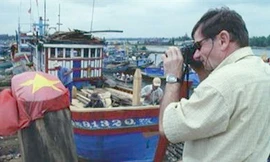 Cảnh trong phim Andre Menras - một người Việt.