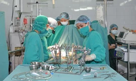 Một ca phẫu thuật cho bệnh nhân bị phồng động mạch nguy hiểm.