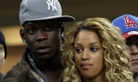 Balotelli rất thích lên trang mạng xã hội khoe khoang