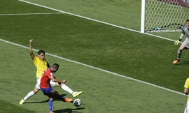 [VIDEO] Brazil-Chile (1-1): Sai lầm sơ đẳng của Hulk