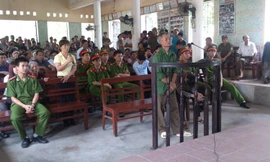 Bị cáo Chuyện tại phiên tòa xét xử.