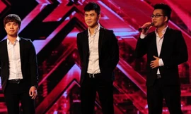 Nhóm X-File với ca khúc ‘Because We Believe’