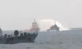 Cận cảnh tàu Trung Quốc vây ép tàu chấp pháp Việt Nam