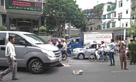 Hiện trường vụ ôtô cán chết người trên đường Khâm Thiên