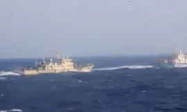 Vượt sóng tiếp cận giàn khoan trái phép Hải Dương 981 - Phần 3