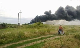 10 vieo ‘hot’: Khoảnh khắc MH17 phát nổ trên mặt đất
