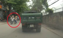 Camera hành trình ghi cảnh giật dây chuyền ở Hà Nội