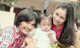 Công Ninh đang hạnh phúc với người vợ kém anh hơn 20 tuổi và cô con gái đáng yêu hơn một tuổi.