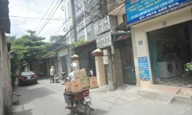 Sau nhiều năm chờ làm sổ đỏ, một phần đất của các hộ dân KTT Vận tải được xác định là đất lấn chiếm. Ảnh: K.N.