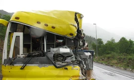 Xe khách giường nằm, 'hung thần' xa lộ mới?