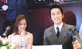 Kim Tae Hee, Song Seung Heon tại buổi giao lưu. Ảnh: Xuân Phú