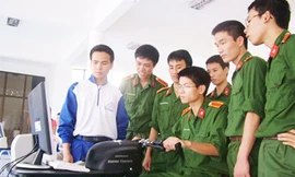 Gần 1.300 chỉ tiêu vào các trường quân đội