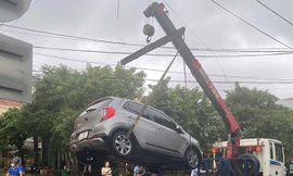 Mưa lớn khiến nhiều đường TP. Đồng Hới tê liệt