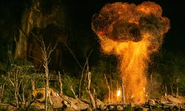 Sân khấu thực cảnh tôn vinh vị tướng được phong quân hàm vượt cấp