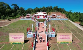 Đền tưởng niệm các Anh hùng Liệt sỹ tại trọng điểm Cà Roòng – ATP, Đường 20 Quyết Thắng 