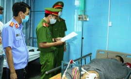 Cơ quan chức năng đọc lệnh khởi tố bị can Toán tại bệnh viện