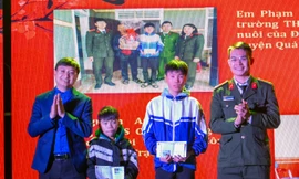 Xuân yêu thương, lì xì hi vọng cho học sinh khó khăn