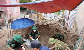 Đào móng xây nhà, phát hiện 2 bộ hài cốt liệt sỹ 