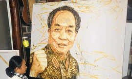 Bức tranh bằng vỏ trứng 'Vị tướng vì hòa bình' xác lập kỷ lục Việt Nam 