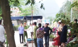 Cơ quan chức năng đang có mặt ở hiện trường để điều tra vụ việc