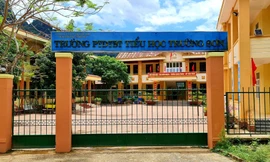 Quảng Bình: Lãnh đạo xã cho con học trái tuyến để hưởng trợ cấp!