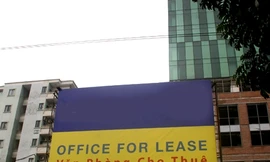 Cao ốc văn phòng "đắp chiếu", chết lâm sàng