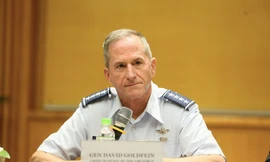 Đại tướng David Goldfein tại cuộc gặp báo chí. (Ảnh: Như Ý)