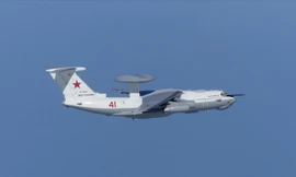 Một máy bay quân sự Nga bay gần quần đảo Takeshima/Dokdo. (Ảnh: Bộ Quốc phòng Nhật)