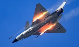 Không quân Trung Quốc chuyển cách tiếp cận từ bị động sang chủ động trên biển Đông. (Ảnh: Xinhua)