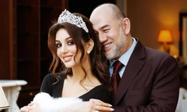 Cựu Quốc vương Malaysia Muhammad V và người đẹp Nga Oskana Voekana. (Ảnh: Instagram)