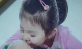 Phẫn nộ mẹ đánh chết con gái vì ăn chậm