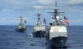 Các tàu chiến Mỹ định kỳ thực hiện hoạt động tự do hàng hải để thách thức những đòi hỏi chủ quyền thái quá của Trung Quốc trên biển Đông. (Ảnh: Reuters)