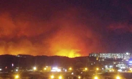 Quang cảnh vụ cháy kinh hoàng. (Ảnh: Yonhap)