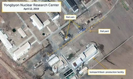 Toa tàu chuyên dụng xuất hiện trong cơ sở hạt nhân Yongbyon. (Ảnh vệ tinh do CSIS cung cấp)