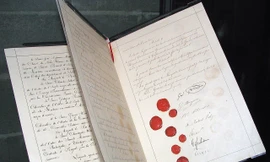 Bản Công ước Geneva đầu tiên. (Ảnh: ĐSQ Thụy Sỹ)