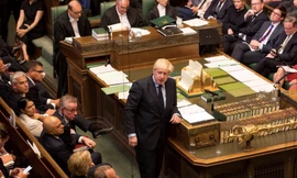 Thủ tướng Anh Boris Johnson vừa bị quốc hội bỏ phiếu ngăn cản ông tiến hành Brexit không thoả thuận. (Ảnh: Reuters)