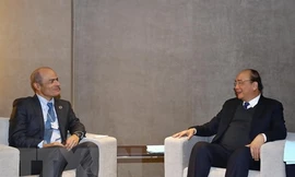 Thủ tướng Nguyễn Xuân Phúc tiếp Tổng Giám đốc Công ty Anheuser-Busch InBev (AB InBev) của Bỉ, ngài Carlos Brito. (Ảnh: Thống Nhất/TTXVN)