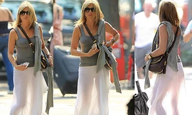 Jennifer Aniston lại mặc váy trong suốt