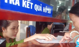 Gắn 'sao' chấm điểm công chức