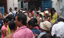 Truy tìm người mẹ bỏ hài nhi bên thùng rác