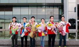 Những gương mặt rạng rỡ của 6 học sinh THCS Cầu Giấy dành huy chương của cuộc thi WMTC 2018.