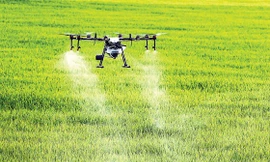 Thiết bị bay phun thuốc bảo vệ thực vật.