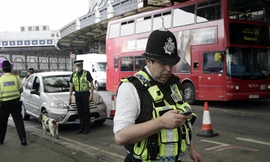 Các cuộc biểu tình diễn ra tại nhiều nơi trên khắp London dẫn đến sự can thiệp của cảnh sát. Ảnh: AP