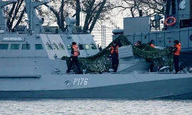 Tàu hải quân Ukraine bị bắt giữ tại cảng Kerch. (Ảnh: TASS)