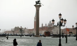 Thành phố Venice ngập nước do thủy triều dâng cao