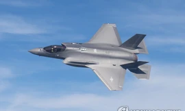 Một máy bay chiến đấu F-35A thực hiện nhiệm vụ bay thử nghiệm. Ảnh: Yonhap