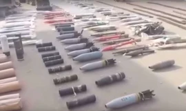 Nhiều loại đạn dược cất giấu dưới lòng đất.