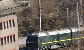 Nhà lãnh đạo Triều Tiên Kim Jong Un đã vượt qua biên giới Nga và dừng tại ga Khasan. Ảnh: AP